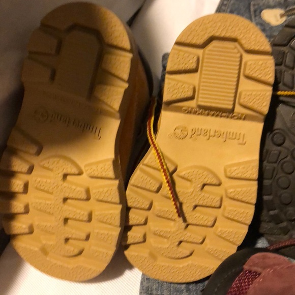 Bundle of 4 pairs of timberlands and 1 overall 🔥 - Picture 8 of 8
